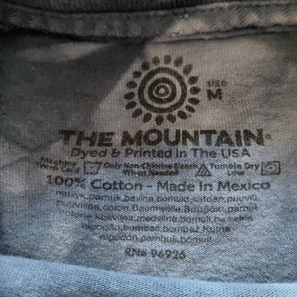 Retro Style Wolf Graphic Shirt from Memphis Zoo - Picture 3 of 3